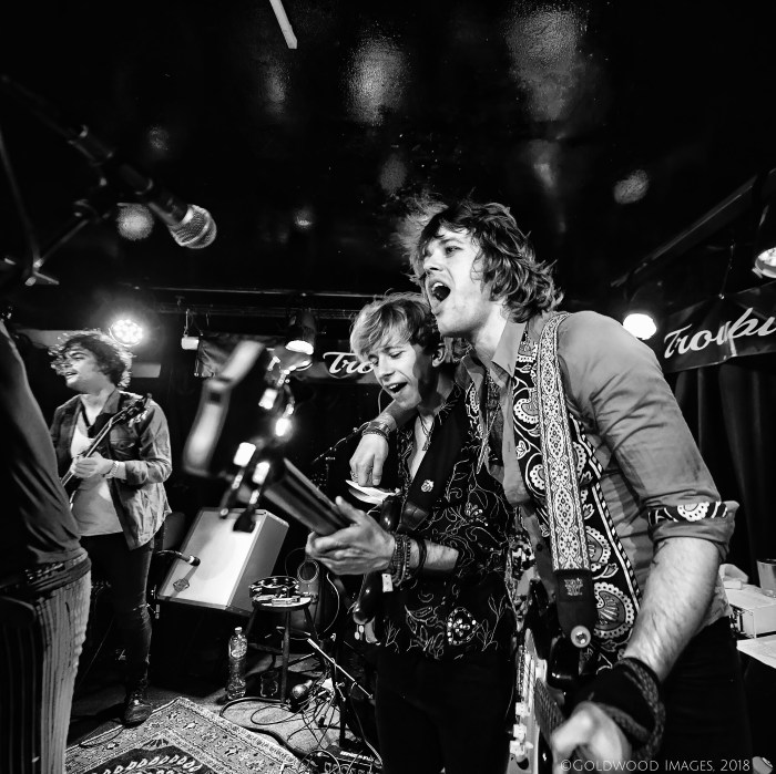 20181005_090158887_iOS